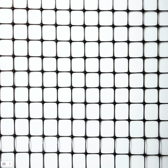 Защитная сетка упрочненная чёрная 4 х 50 м, ячейка 40 x 40 мм, 150 г/м2